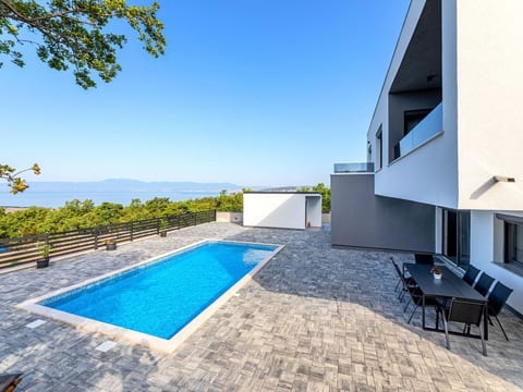 "Villa Juniperus" mit eigenem Pool