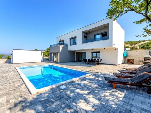 "Villa Juniperus" mit eigenem Pool
