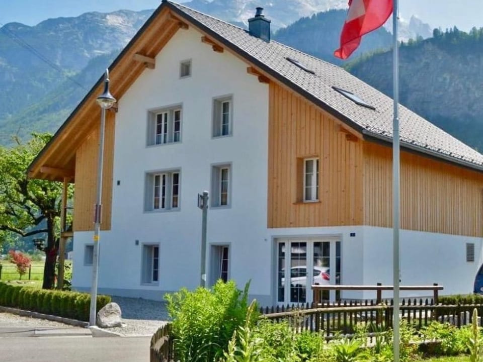 mountain-panorama EG 2-Bettwohnung - Meiringen