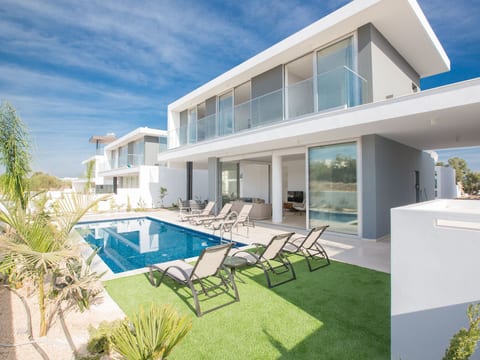 3-Schlafzimmer-Villa mit privatem Pool im Zentrum