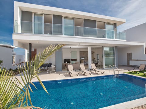 3-Schlafzimmer-Villa mit privatem Pool im Zentrum