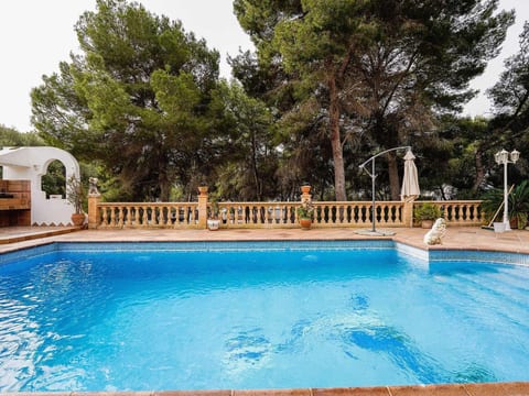 mit Privatpool für 5 Personen  + 1 Kind ca. 210 m&sup2; in Cala Pi, Balearen (M