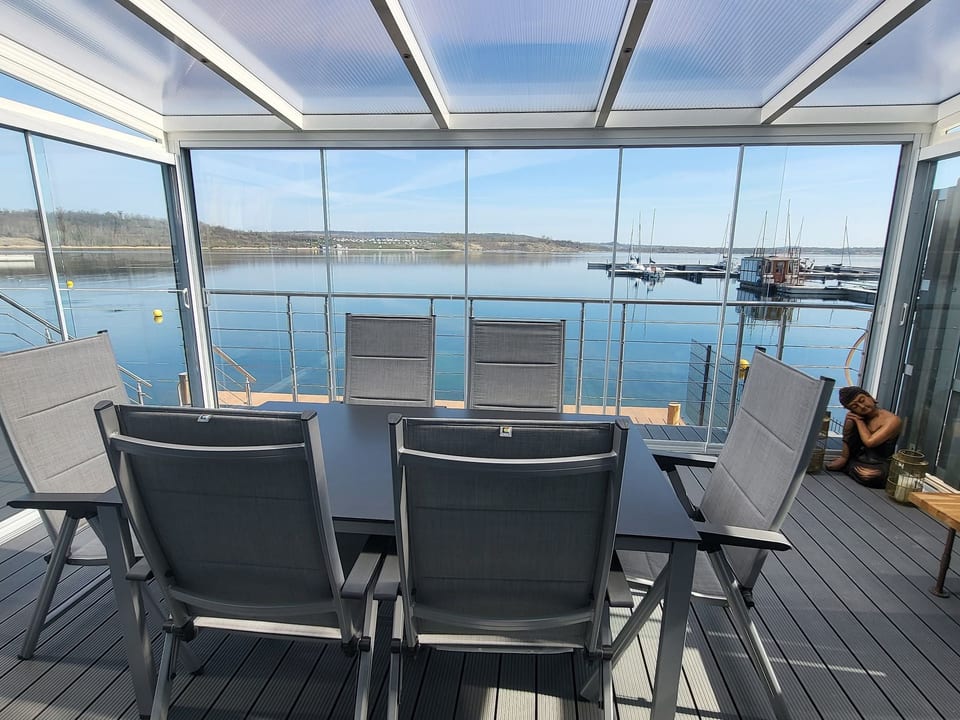 Seehaus Pippa con sauna y jacuzzi directamente en el lago - Mücheln