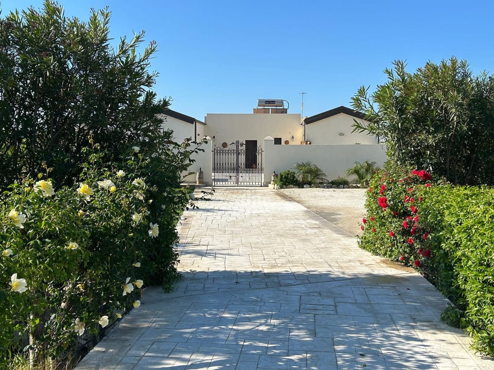 Wohnung in Noto mit Terrasse, gemeinsamem Pool und Garten - Calabernardo