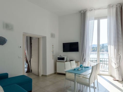 Wohnung mit Meerblick und privater Garage