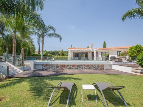 4-Schlafzimmer-Villa mit Pool im Zentrum von Protaras