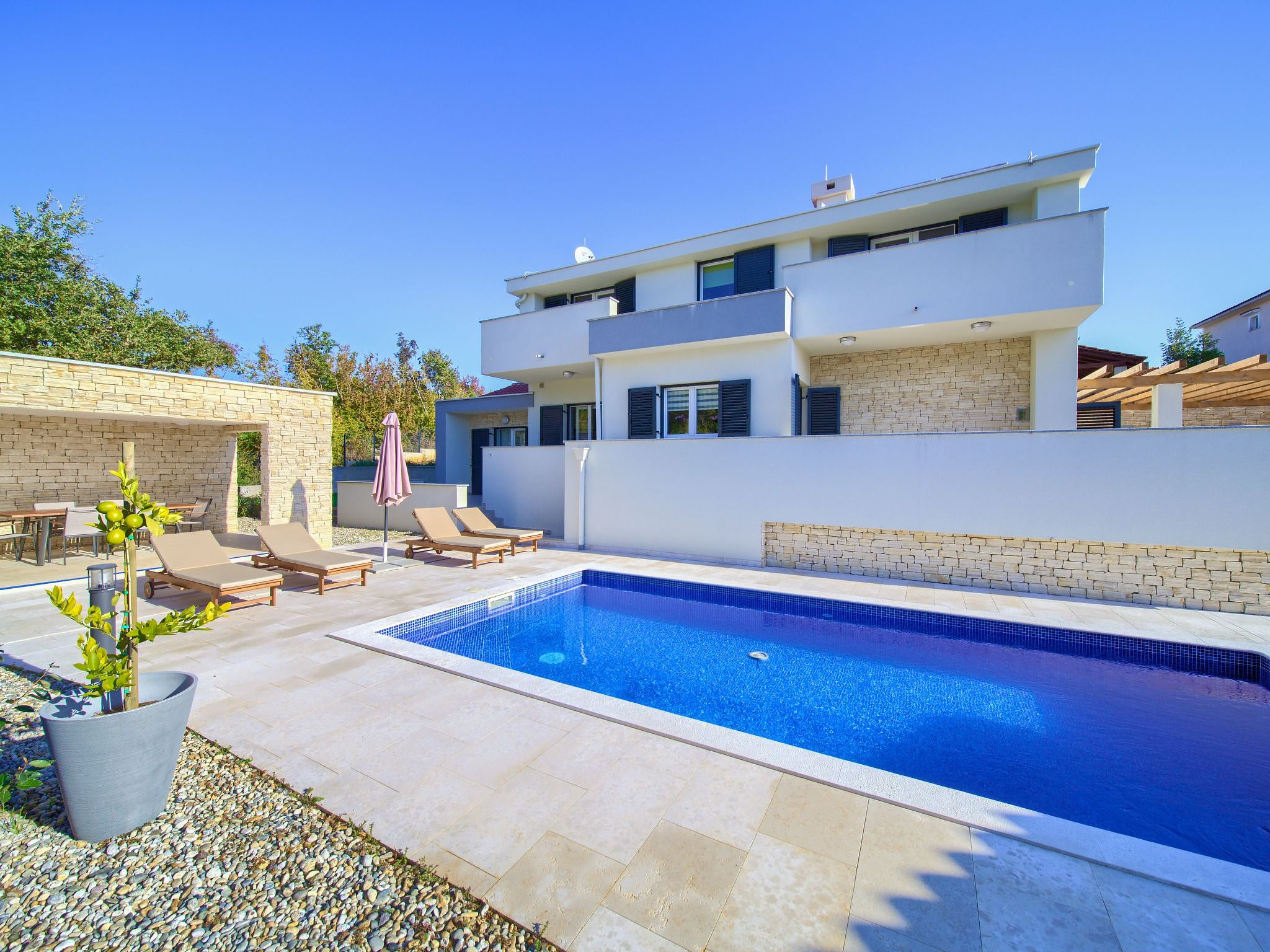 Villa "Adria" mit Garten, Grill und Terrasse
