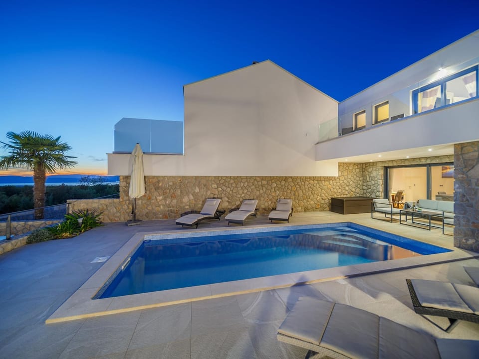 Villa Maria mit Garten, Grill und Terrasse - Milohnići