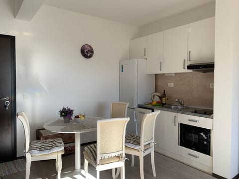 für 4 Personen ca. 45 m² in Budva, Adriaküste Montenegro (Küste um Budva)