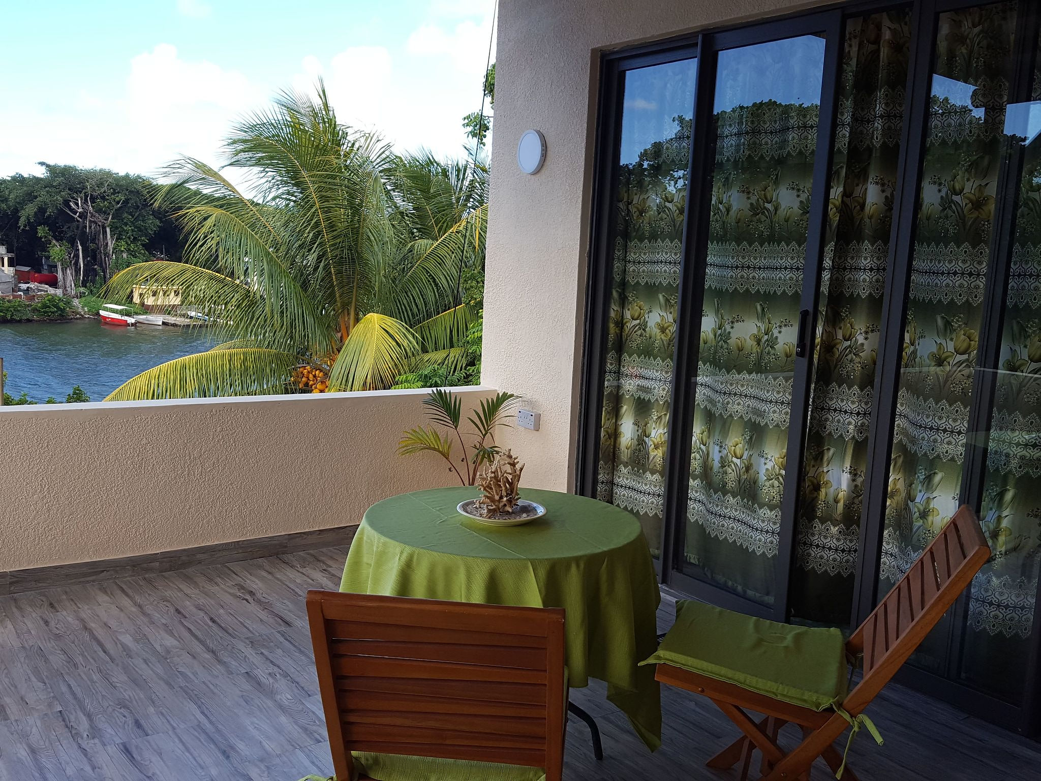 Appartement "Riverside" mit Blick auf das Wasser