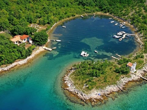 Luxuriöse Steinvilla "Mariva Tribalj" mit Pool