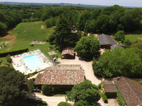Feriendorf im Périgord Großes Ferienhaus für 18 oder 20 Personen.