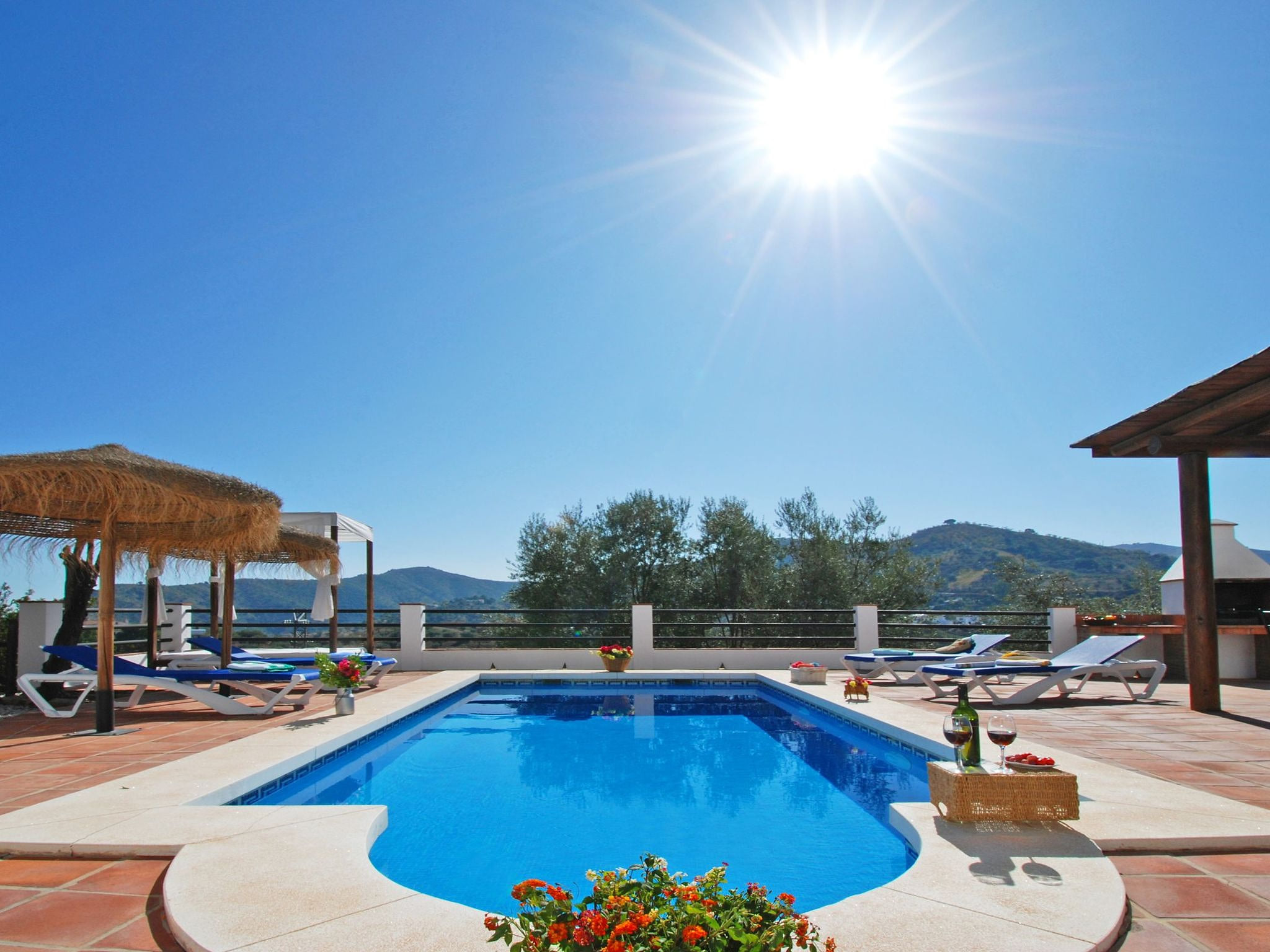 Torcal 1 Comares, Beheiztes Schwimmbad, Wechselstrom, 8 Pers