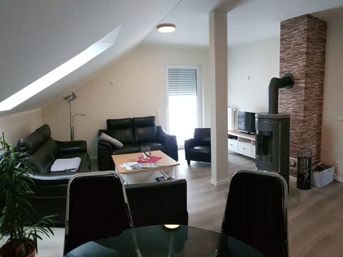 Wunderschönes Ferienhaus in Frauenwald mit Garten, Terrasse und Grill