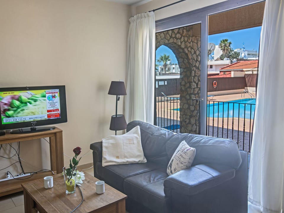 Geräumige Wohnung mit Gemeinschaftspool - Protaras