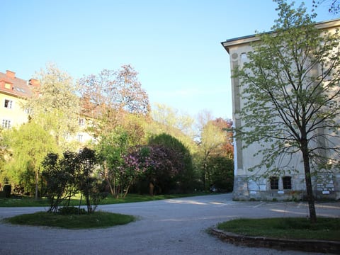 Gemütliche Wohnung in Geidorf mit Garten, Grazer Dom-Nähe