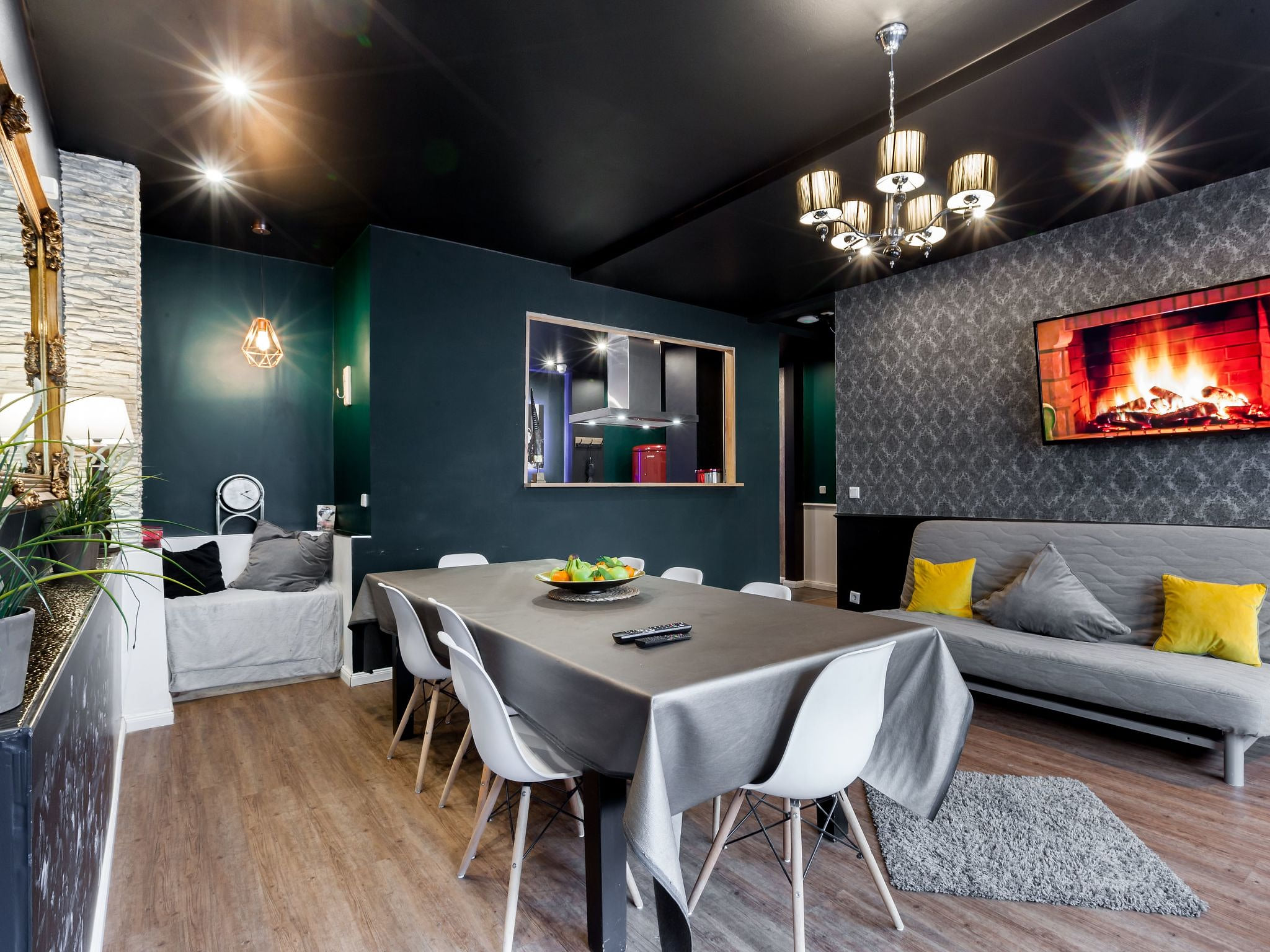 für acht Erwachsene und zwei Kinder