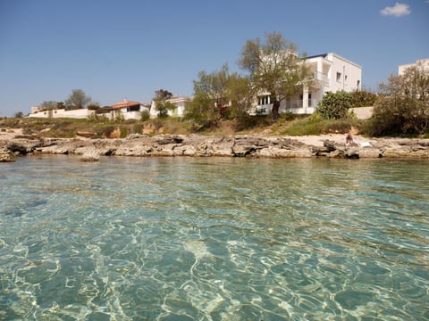 Luxuriöse Strandvilla am Strand in Apulien