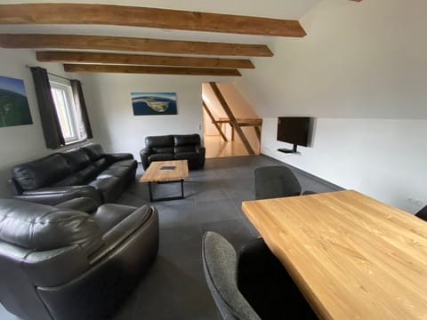 Gemütliche Ferienwohnung in Krina mit Grill und Garten