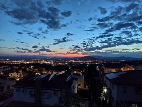Helles Haus mit Aussicht und privatem Pool