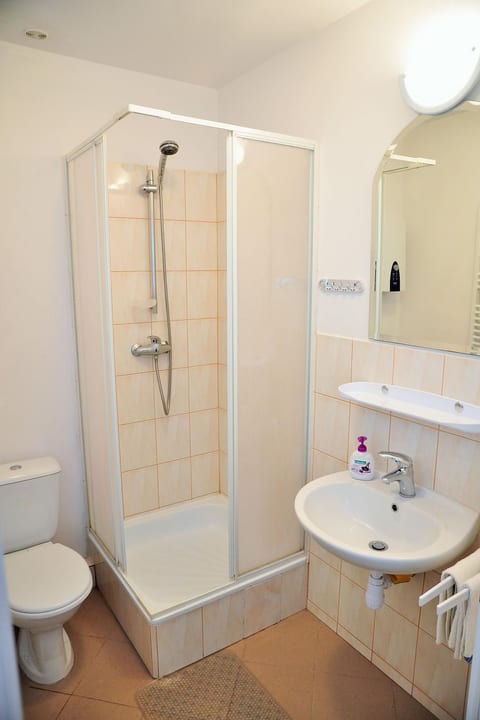 kleines Appartement für 2 Personen mit Gartenblick