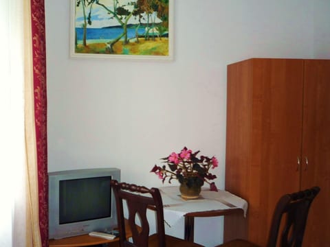 kleines Appartement für 2 Personen mit Gartenblick