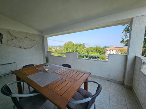 "Buza" mit eigenem Balkon
