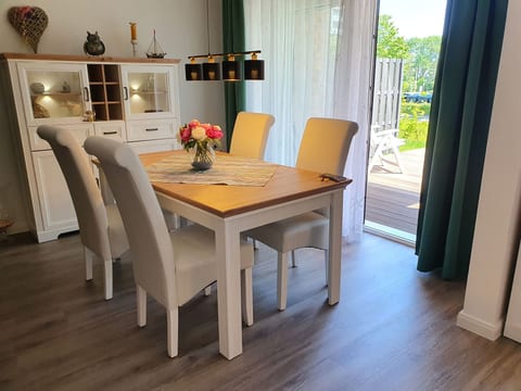Komfortable Ferienwohnung in Ostseebad Damp mit Großer Terrasse