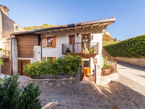 Wohnung in Voltino mit Garten