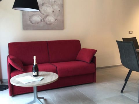 mit Terrasse