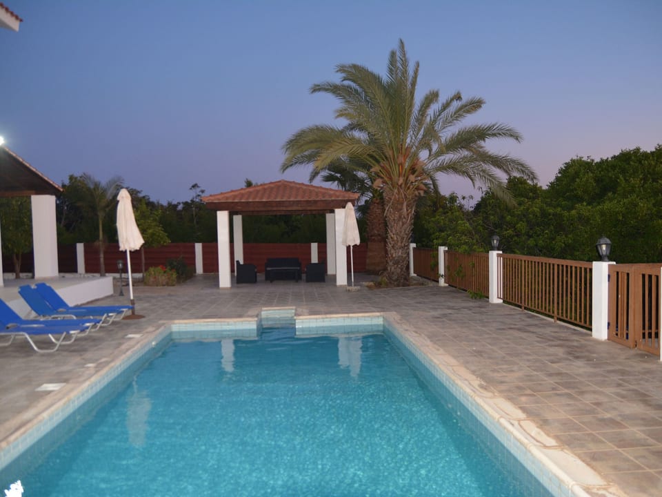 mit privatem Pool - Pegeia
