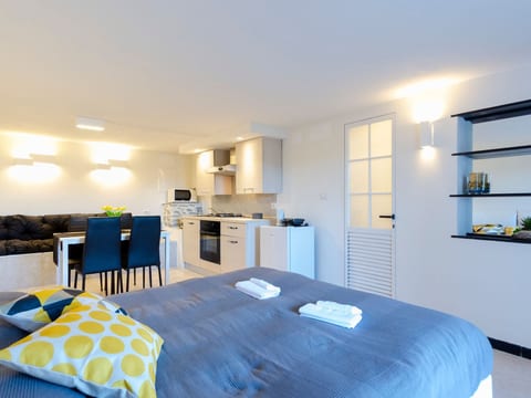 Einzimmerwohnung mit Terrasse und Blick auf den Berg