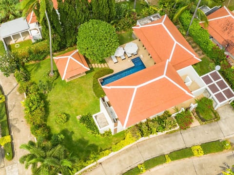 Villa Plumeria mit Privatpool, Garten,Strandzugang