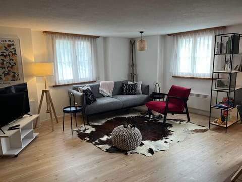Gemütlich eingerichtete Ferienwohnung "Chasa"