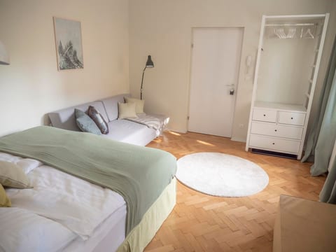 Gemütliche Wohnung in Geidorf mit Garten, Grazer Dom-Nähe