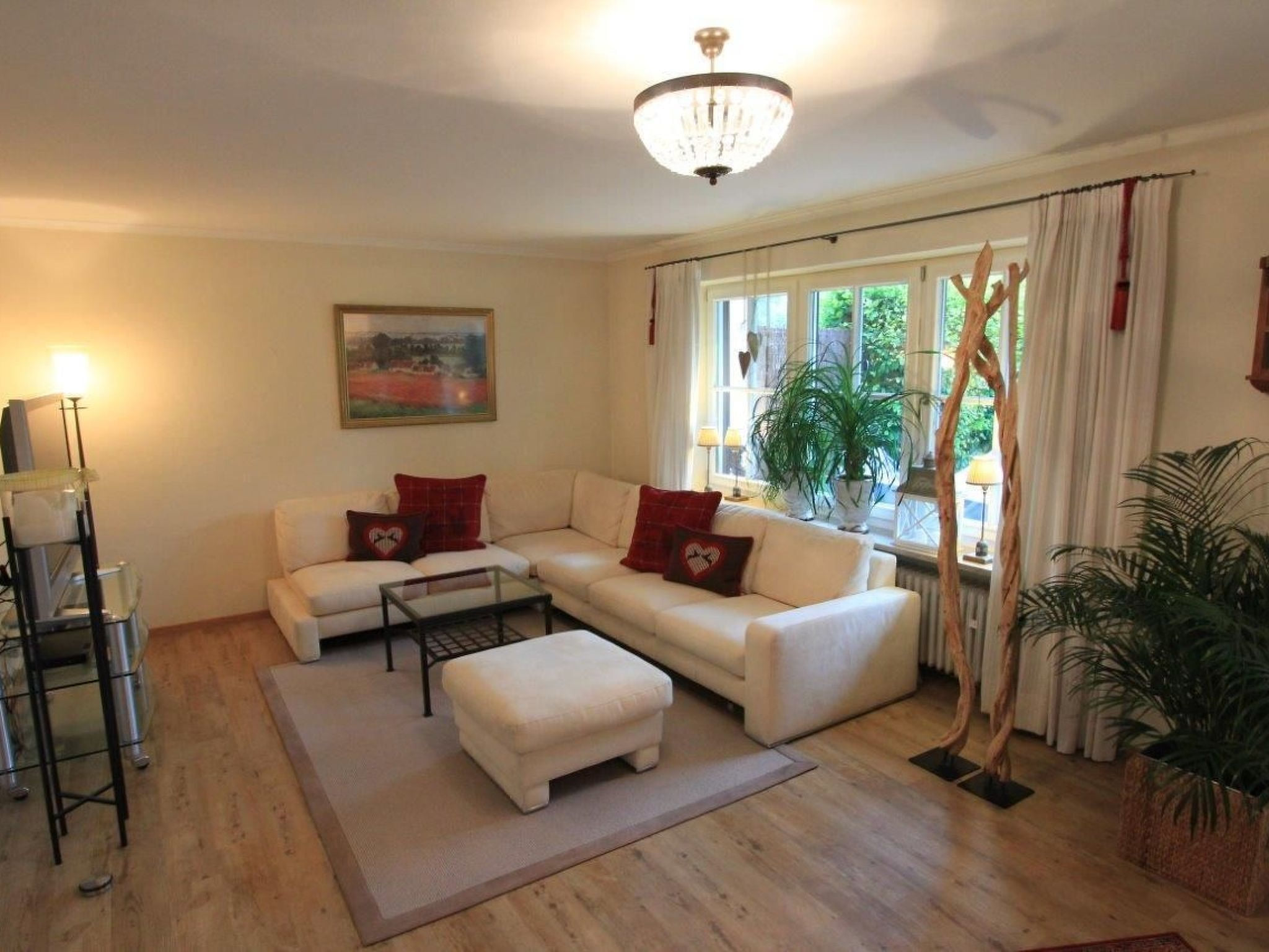 in Hagrain mit Grill, Terrasse und Garten