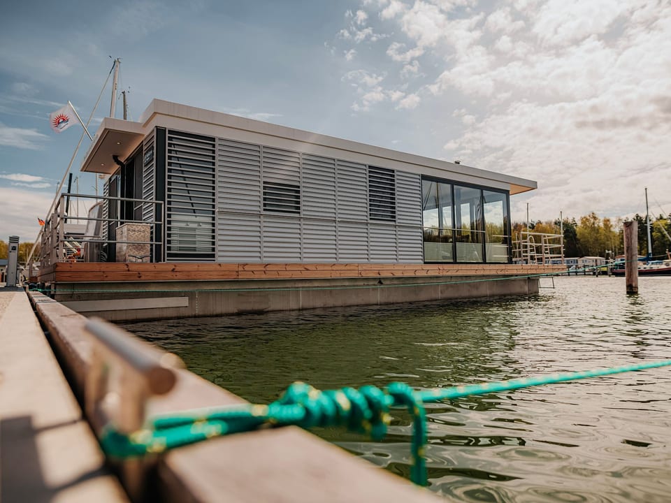 Sealoft sur la mer Baltique Floatinghouse Trinity - Karlshagen