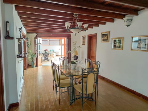 Villa mit beheiztem Pool
