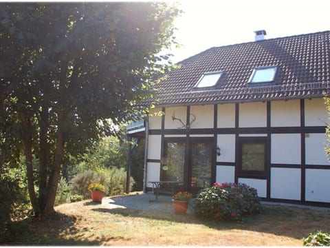 in Feriendorf Frankenau mit Garten