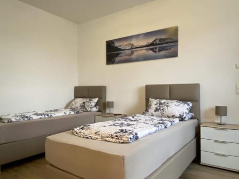 in Heselbach mit Grill, Whirlpool und Garten