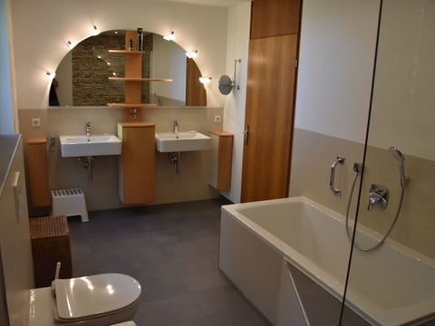 Auszeitoase Freystadt - Park, Billard, Sauna, Kamin, E-Bikes, - ideal für große
