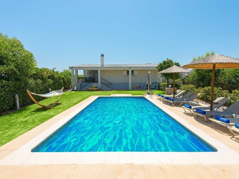 Villa Euphoria, Strand von Gennadi
