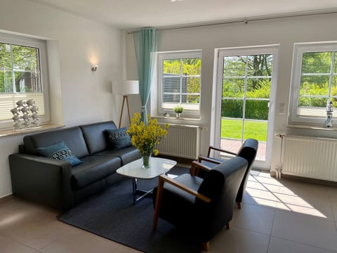 mit Terrasse