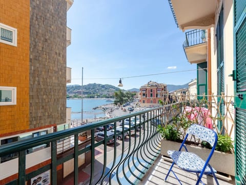 Charmante Wohnung mit Meerblick und Garage