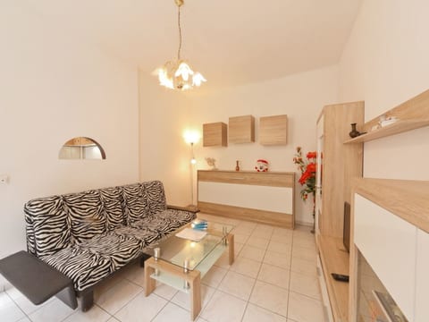 Wohnung in Fünfhaus mit Garten