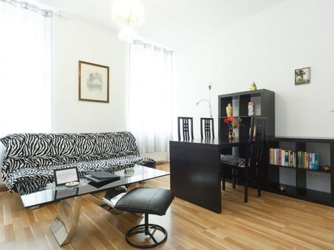 Appartement in Fünfhaus mit Garten
