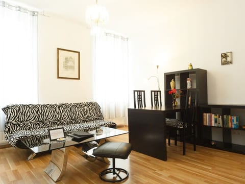 Appartement in Fünfhaus mit Garten