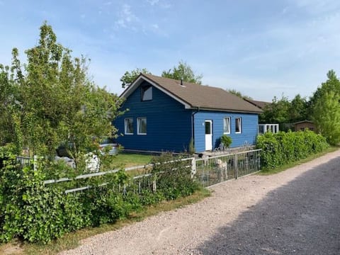 mit Garten, Grill und Terrasse