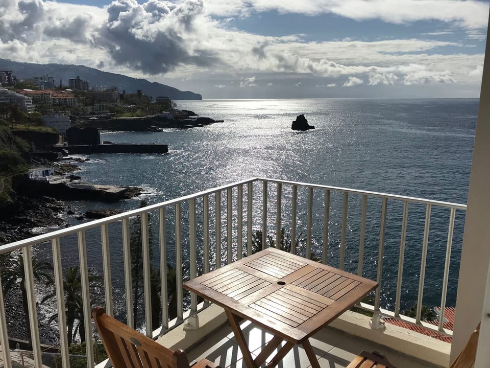 avec vue sur l'eau - Funchal