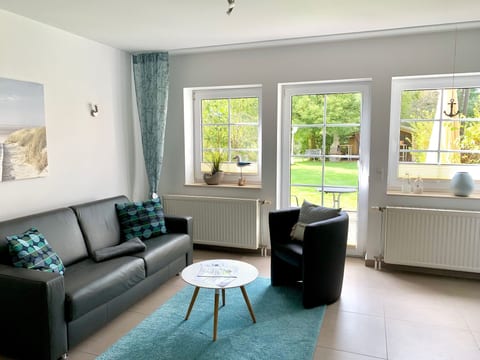 mit Terrasse